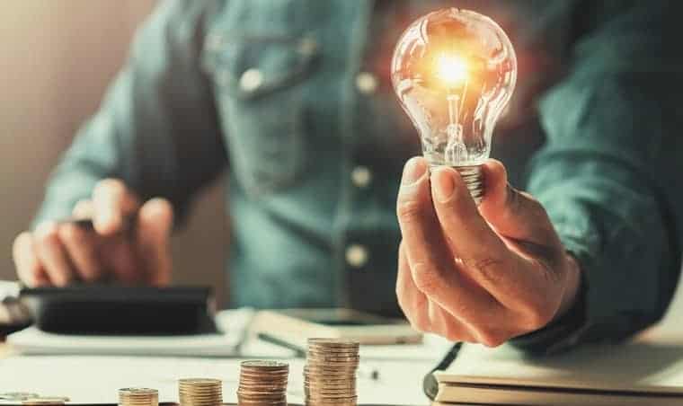 Napelem telep&iacute;t&eacute;s c&eacute;gek r&eacute;sz&eacute;re